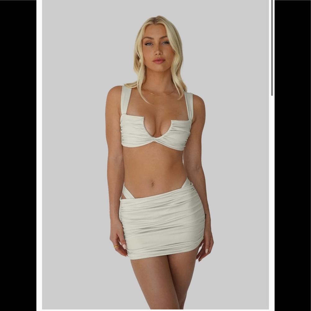 Divino Seas Top And Skirt